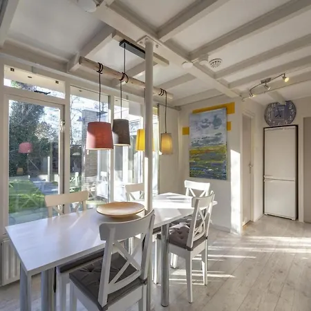 Lovely Bungalow Near The Beach For 5 People *