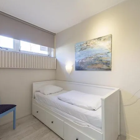 Lovely Bungalow Near The Beach For 5 People Semesterbostad