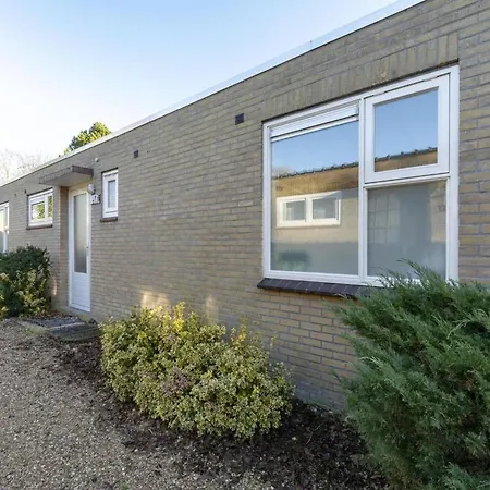 Lovely Bungalow Near The Beach For 5 People *