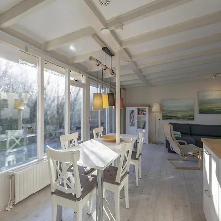 Lovely Bungalow Near The Beach For 5 People * Sint Maartensvlotbrug